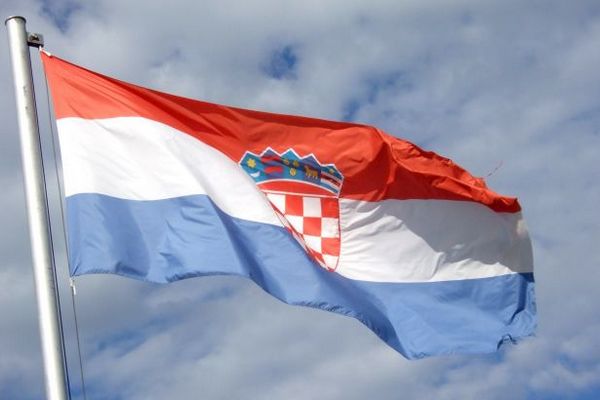 Хорватия до середины августа продлила ограничения на въезд для украинцев