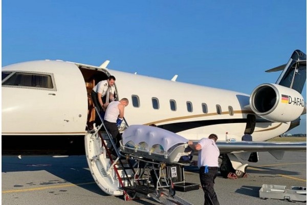 Эвакуационный самолет с Навальным вылетел в Германию