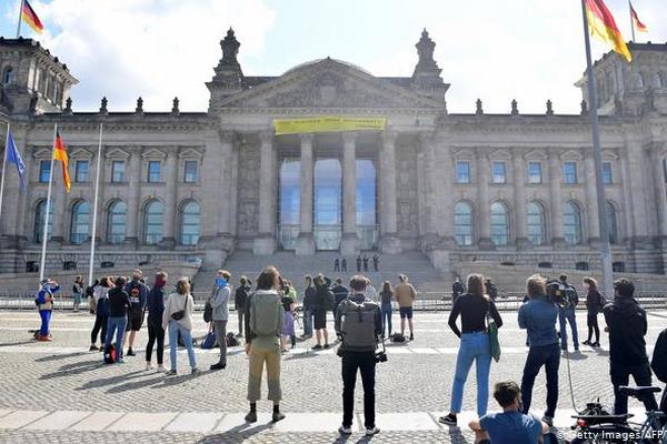 В Германии хотят сократить число депутатов бундестага