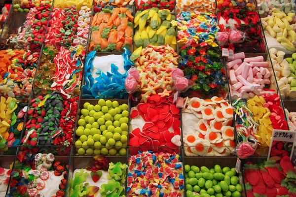 Як вигідно купувати смачні вагові цукерки оптом