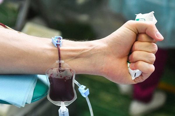 В Украине хотят использовать плазму крови с антителами для лечения COVID-19